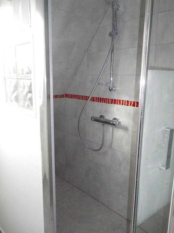 Salle de bain après travaux (vue 3), Rénovation appartement à Gare d’Asnières sur Seine de 25m²