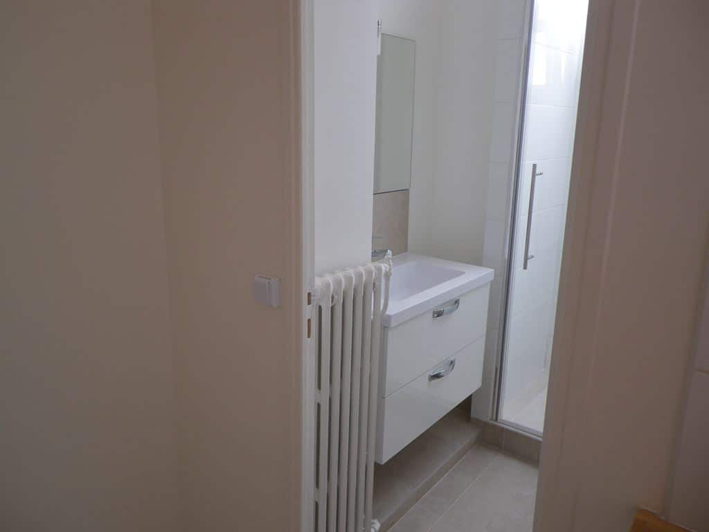 Meuble vasque après travaux, Rénovation appartement quartier Pont de Levallois-Bécon à Levallois Perret de 30 m2