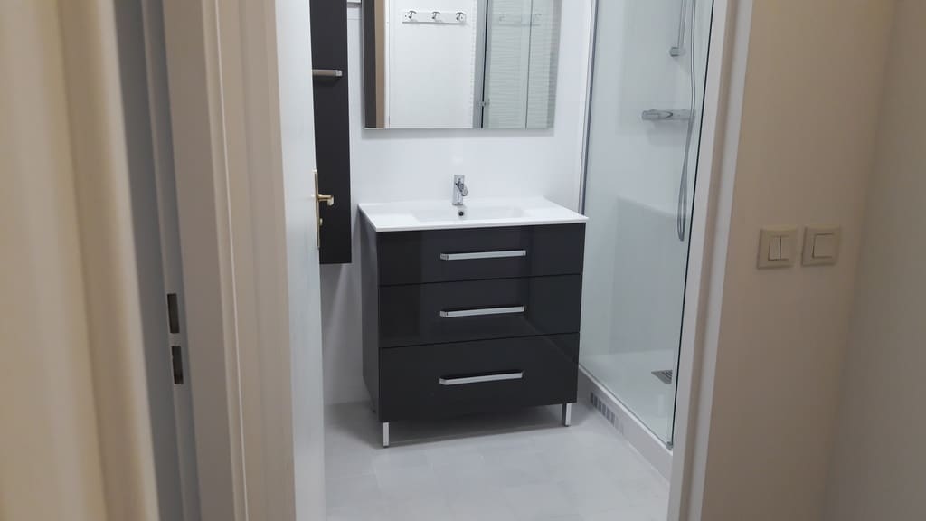 Meuble vasque après travaux, Rénovation appartement de 70 m2 à Clichy la Garenne 92110 quartier Mairie de Clichy