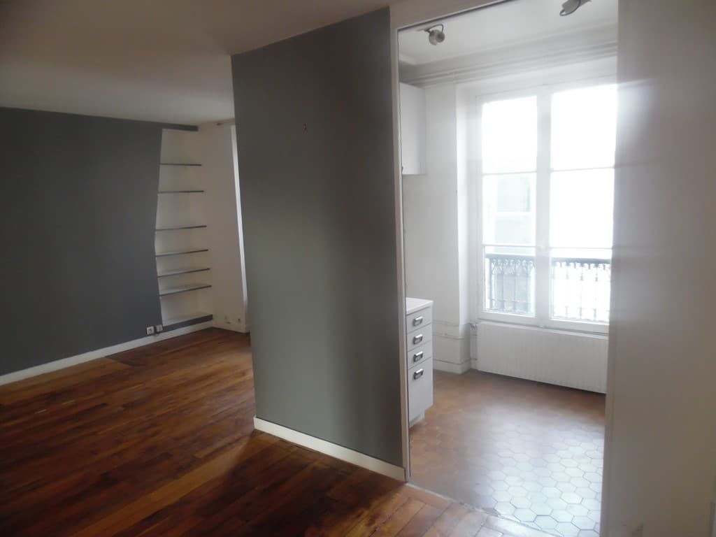 Cuisine avant travaux (vue 2), Rénovation appartement quartier Voltaire PARIS 75011 de 46 m2