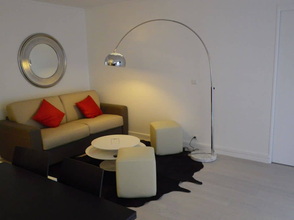 Salon après travaux, Rénovation appartement de 60m² au quartier des Invalides PARIS 75007