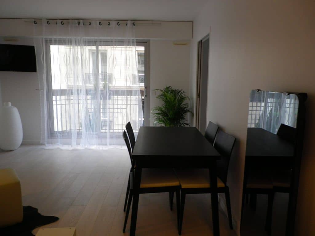 Séjour après travaux, Rénovation appartement de 60m² au quartier des Invalides PARIS 75007