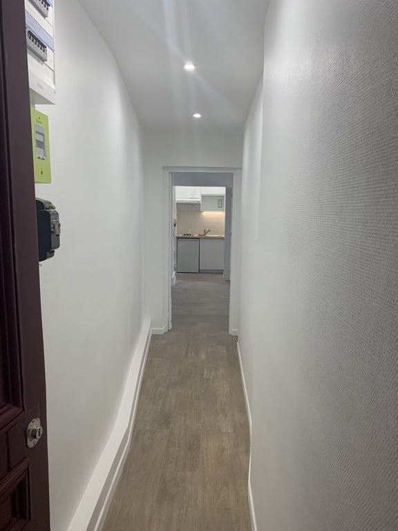 Couloir après travaux, Rénovation studio quartier Saint Michel PARIS 75005 de 25 m2