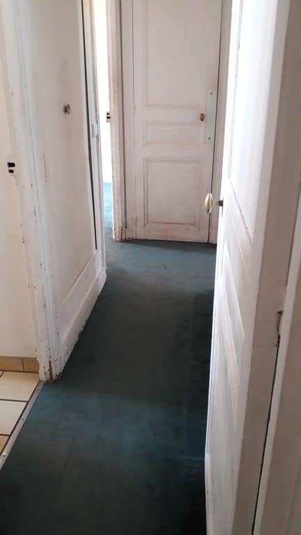 Couloir avant travaux, Rénovation appartement à LEVALLOIS PERRET proche NEUILLY SUR SEINE de 70 m2