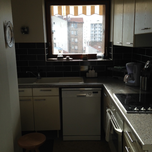 Cuisine avant travaux, Rénovation appartement VANVES 92170 de 70 m2