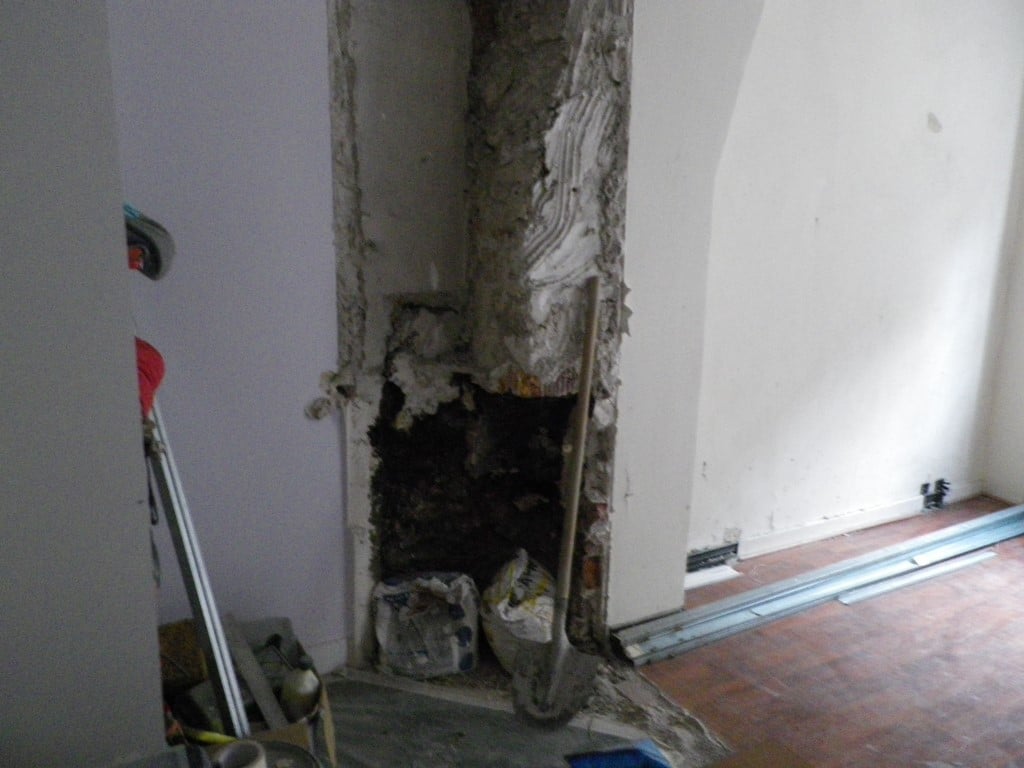Salle de bain avant travaux (vue 2), Rénovation appartement à Levallois Perret de 15m²
