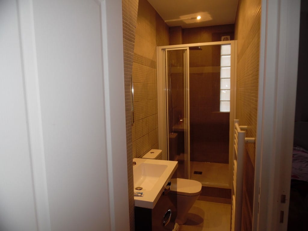Salle de bain après travaux, Rénovation appartement à Levallois Perret de 15m²
