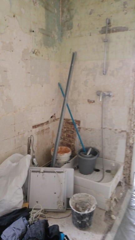 Salle de bain avant travaux, Rénovation appartement quartier gare de Courbevoie 92400 de 40 m2
