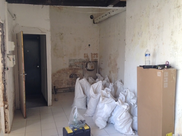 Entrée avant travaux, Rénovation appartement quartier Bastille PARIS 75011 de 36 m2